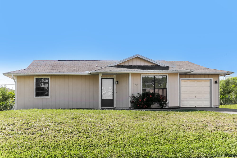 1782 SW Starman Ave in Port St. Lucie, FL - Building Photo