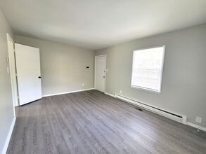 6808 Cove Creek Dr in Charlotte, NC - Building Photo - Building Photo