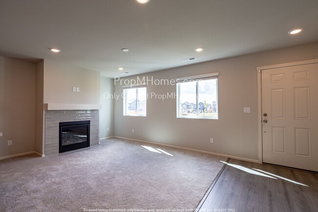 1122 McCallum Ln in Woodburn, OR - Building Photo - Building Photo