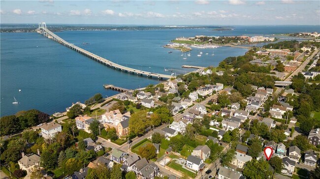 2 Lasalle Pl in Newport, RI - Building Photo - Building Photo