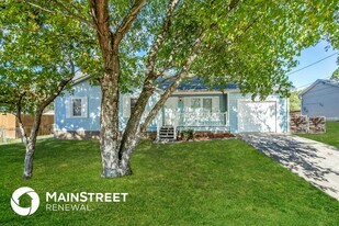 1561 Rose Garden Ln in Loganville, GA - Building Photo