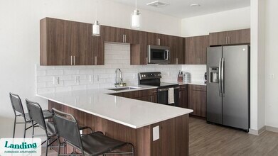 4811 Woodrow Ave, Unit 215 in Austin, TX - Building Photo - Building Photo