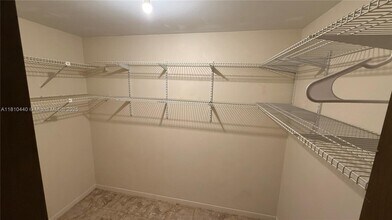 2400 SW 42nd Ave in Fort Lauderdale, FL - Building Photo - Building Photo