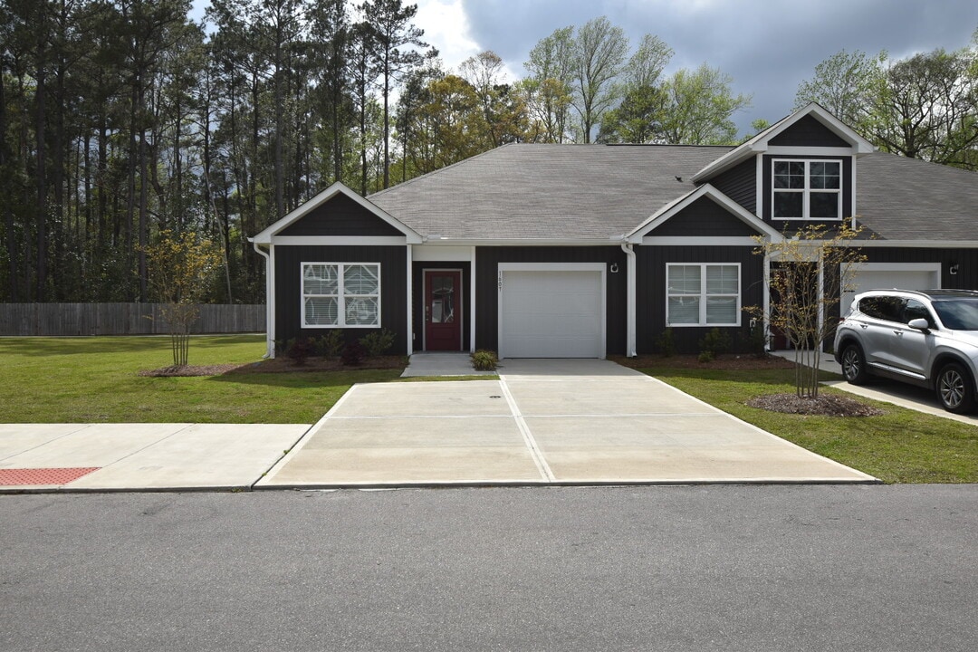 1607 Bellamy Place Dr NE in Leland, NC - Building Photo