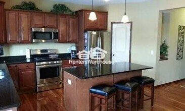3600 Mahle Ln in Woodbury, MN - Building Photo - Building Photo