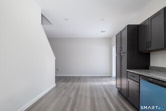 75 High St in Plymouth, CT - Building Photo - Building Photo