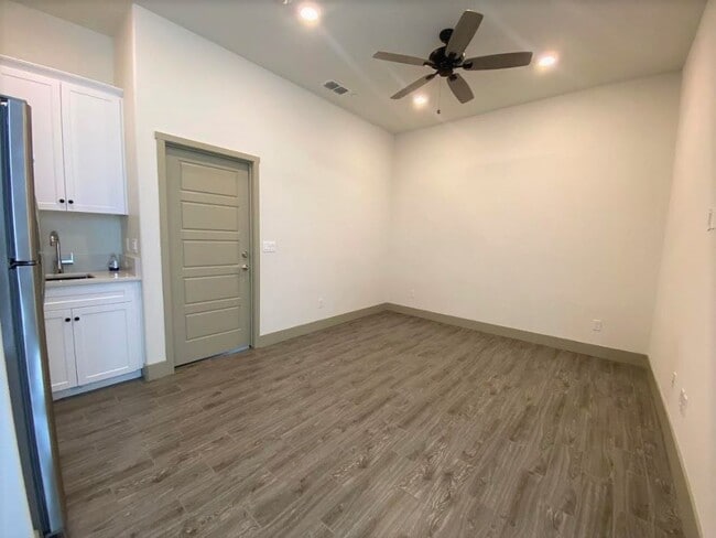 2324 Aviles, Unit NA in Merced, CA - Foto de edificio - Building Photo