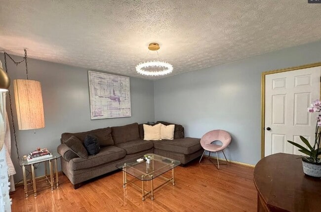 22 King Arthur Pl in Asheville, NC - Building Photo - Building Photo
