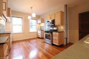 107 Oxford St, Unit 2 in Cambridge, MA - Building Photo