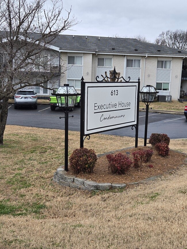 property at 613 Hillsboro Rd