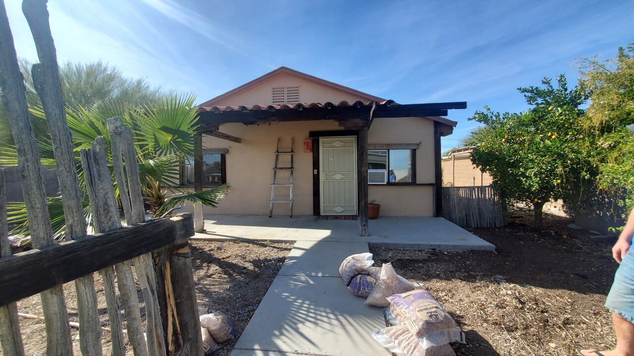 835 N Jefferson Ave in Ajo, AZ - Building Photo