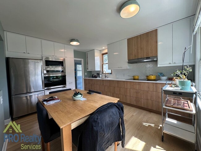 property at 884 St Paul Ave