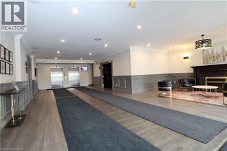 255 Keats Way in Waterloo, ON - Building Photo - Building Photo