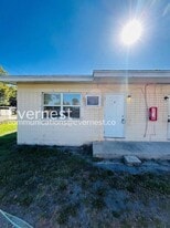 2925 N 46th St, Unit B in Tampa, FL - Building Photo