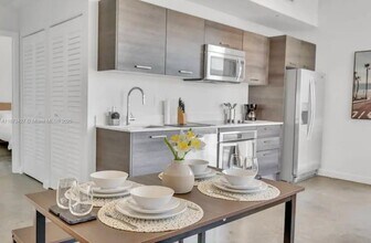 151 SE 1st St, Unit 1111 in Miami, FL - Building Photo - Building Photo
