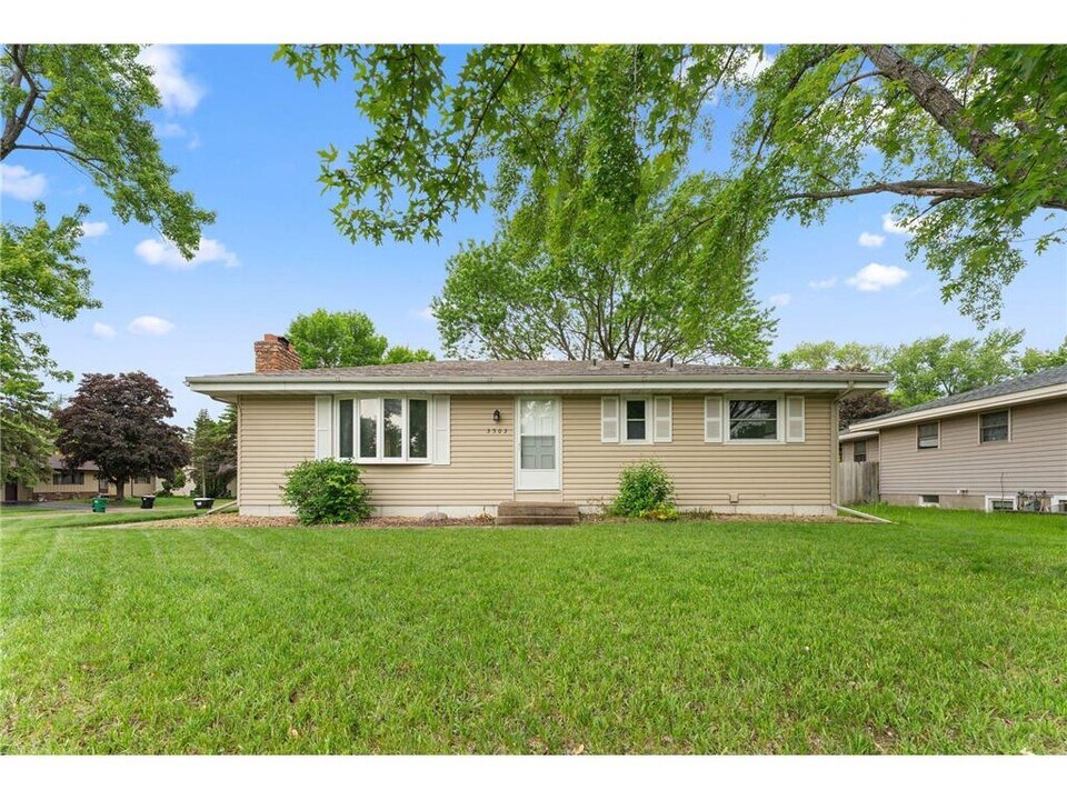 3503 Bryant Ave in Anoka, MN - Building Photo
