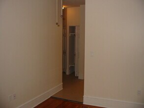 52 Burbank St, Unit 10 in Boston, MA - Building Photo - Building Photo