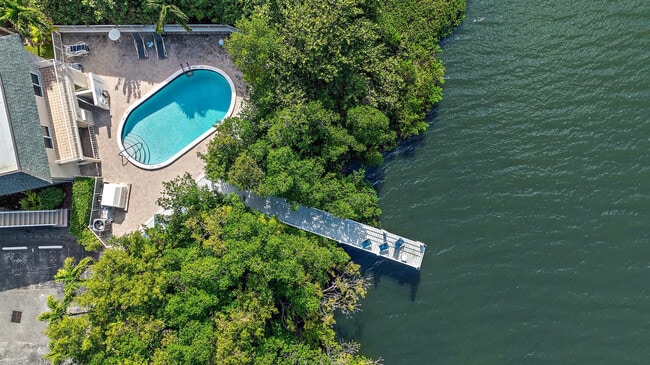 3601 S Ocean Blvd in South Palm Beach, FL - Building Photo - Building Photo