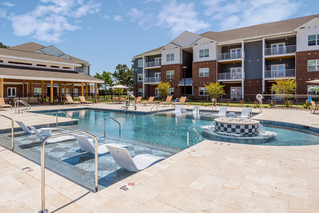 The Westerly at Benn’s Grant in Smithfield, VA - Foto de edificio