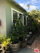529 Grand Blvd in Los Angeles, CA - Building Photo - Building Photo