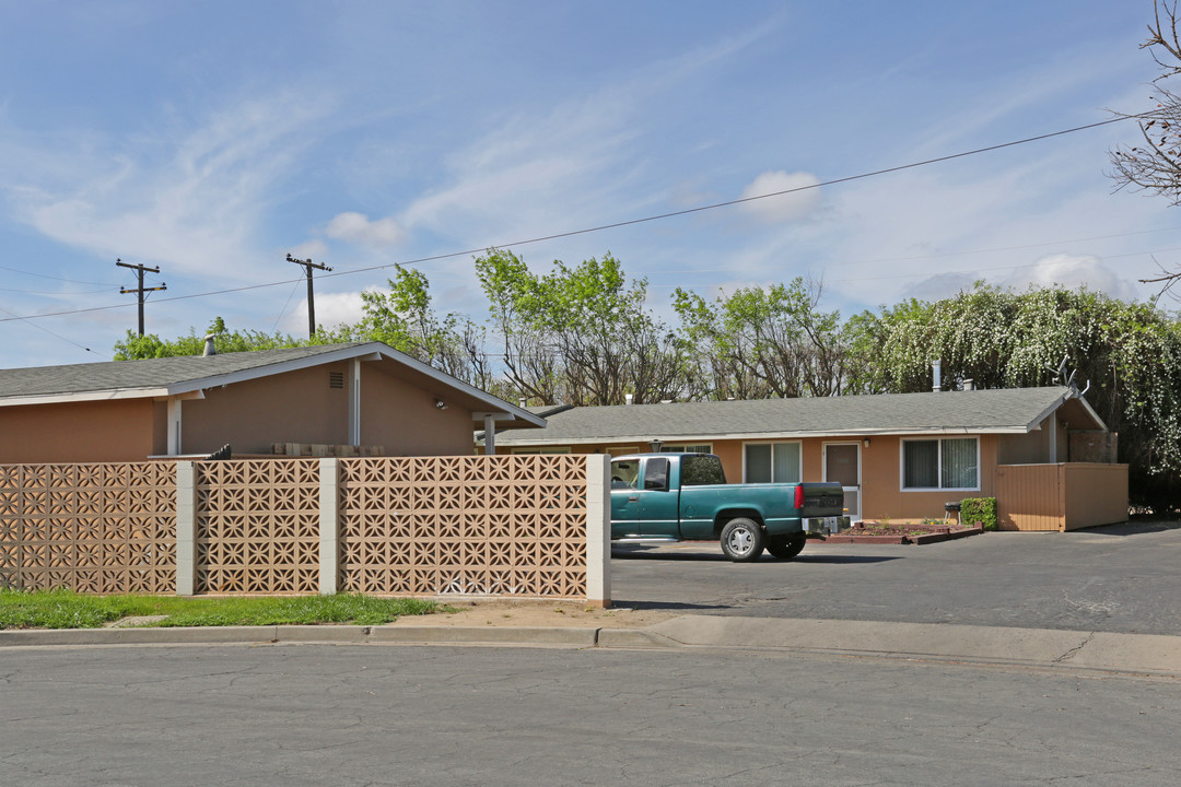 Megan Circle in Hanford, CA - Building Photo