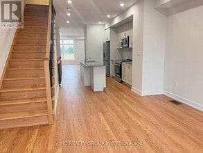 1810 Donald Cousens Pkwy in Markham, ON - Building Photo - Building Photo