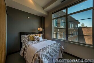 160 E Berkeley St, Unit 519 in Boston, MA - Building Photo - Building Photo