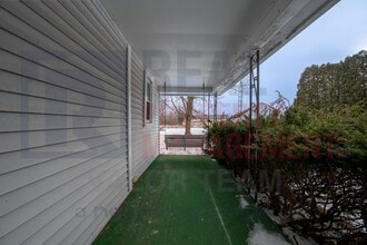 5066 Newton Falls Rd in Ravenna, OH - Foto de edificio - Building Photo