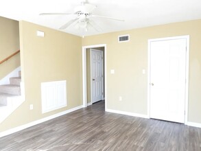 Longwood Townhomes in Ellisville, MS - Building Photo - Building Photo