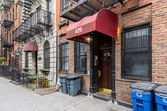 426 W 46th St in New York, NY - Building Photo - Building Photo