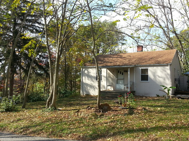 732 Bakers Ridge Rd, Unit 1