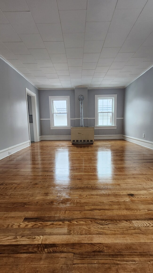 27 Cushing St, Unit Upper in Fredonia, NY - Building Photo - Building Photo