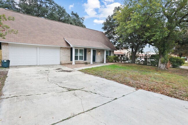 9902 Lorene in San Antonio, TX - Building Photo - Building Photo