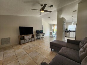 1441 Birchstone Ave in Brandon, FL - Building Photo - Building Photo