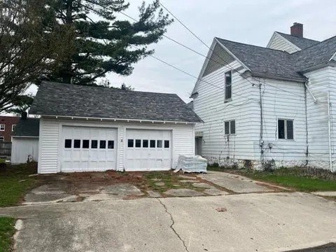 632 E Mitchell St in Kendallville, IN - Building Photo - Building Photo