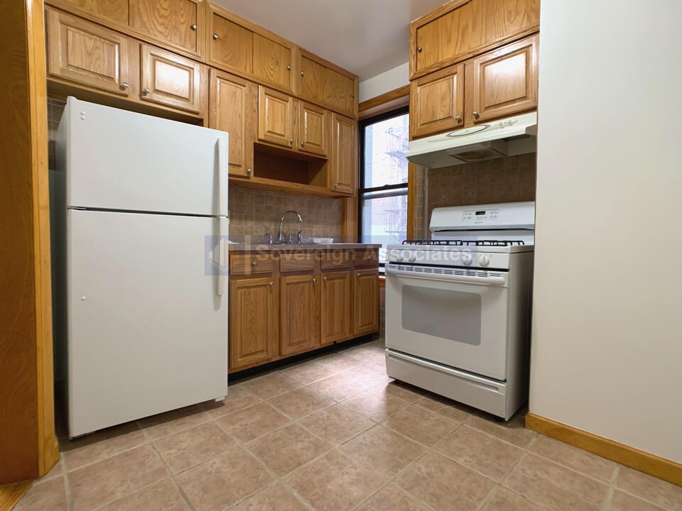 75 Cabrini Blvd, Unit 35 in New York, NY - Building Photo