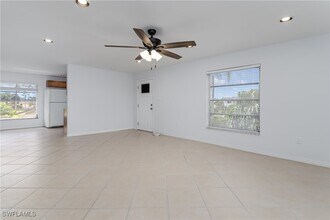 180 Cypress Way E in Naples, FL - Building Photo - Building Photo