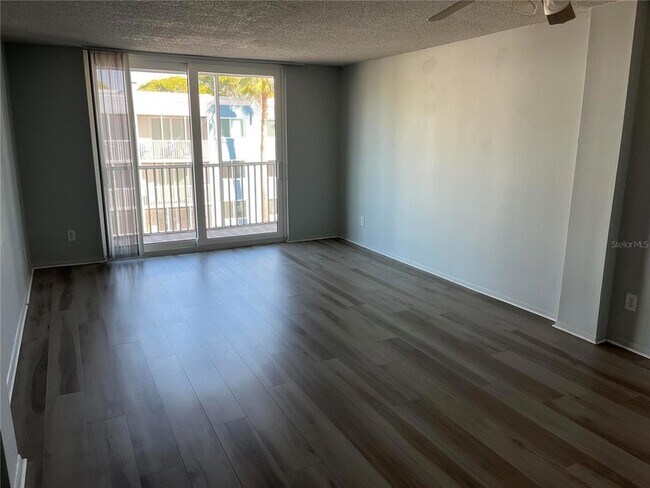 2760 Coconut Bay Ln, Unit 2312 in Sarasota, FL - Building Photo - Building Photo