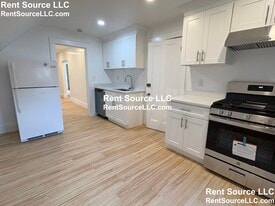 9 Knapp St, Unit 3 in Somerville, MA - Building Photo