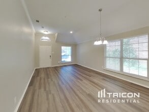 834 San Jacinto Dr in Grand Prairie, TX - Foto de edificio - Building Photo