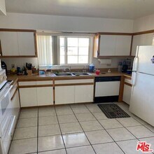 9726 Tujunga Canyon Pl in Los Angeles, CA - Building Photo - Building Photo