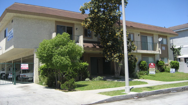 1,2,3 Burnet Apartments in North Hills, CA - Building Photo - Building Photo