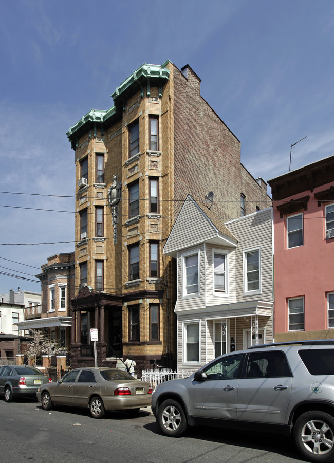 44 Charles St in Jersey City, NJ - Foto de edificio - Building Photo