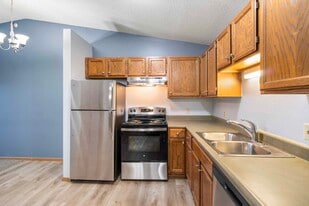 Tralee Terrace Apartments in Coon Rapids, MN - Building Photo
