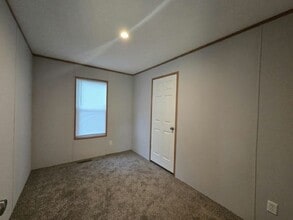 404 Romeo Dr in Lakeville, MN - Building Photo - Building Photo