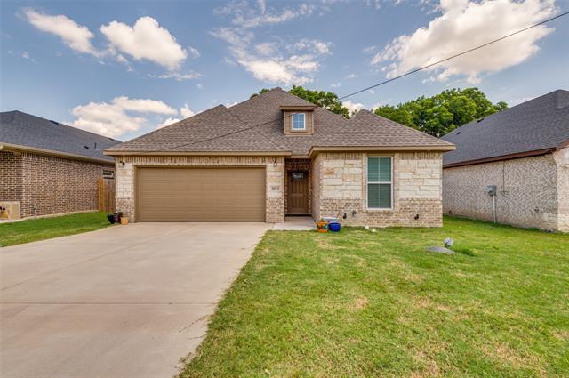 2214 Beaumont St in Grand Prairie, TX - Building Photo
