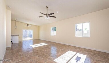 411 N Central Ave in Avondale, AZ - Building Photo - Building Photo