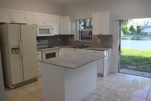 2940 SE 15th Ter in Homestead, FL - Building Photo