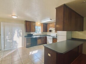 720 W 2nd Ave in Chico, CA - Building Photo - Interior Photo