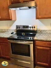 8013 Stuart Ave in Jacksonville, FL - Foto de edificio - Building Photo